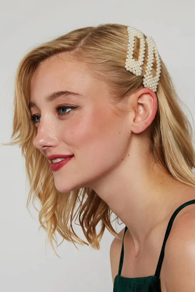 elegant pearl hair clips for stylish looks