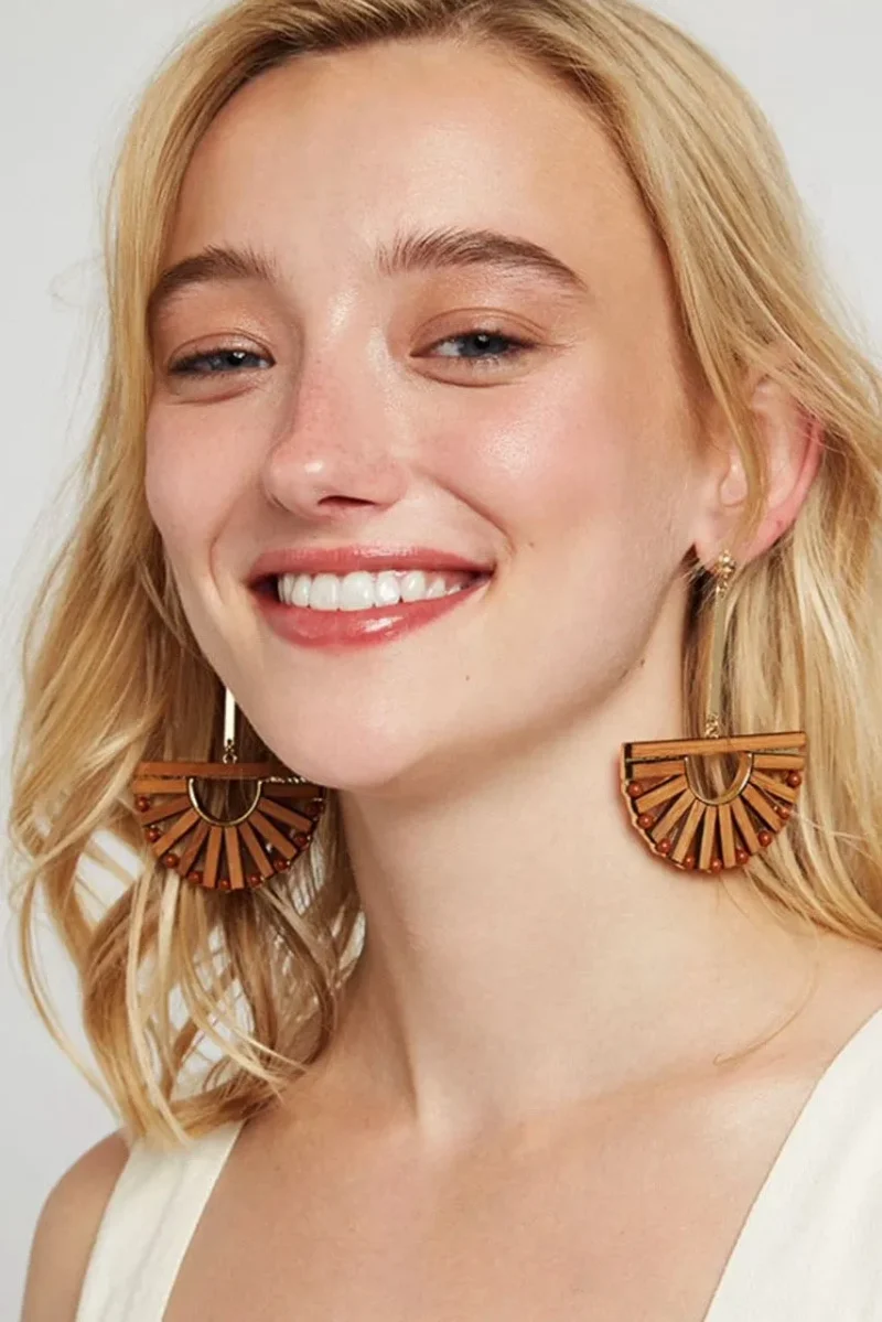 noah wood pendant earrings