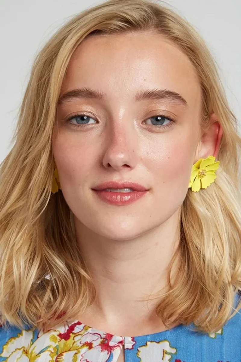 yellow jalicia flower stud earrings